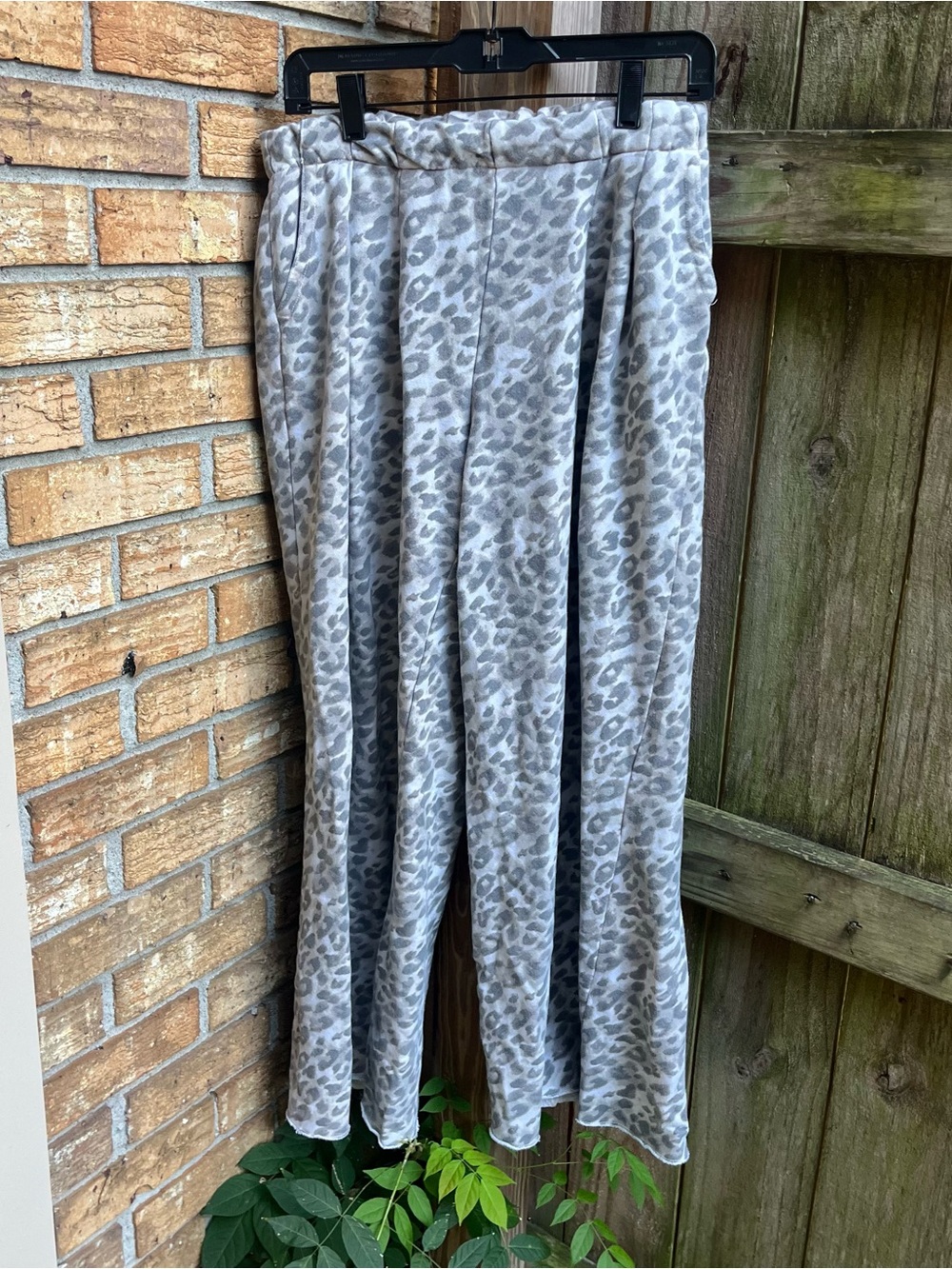 Aerie Gray & Taupe Leopard-Print Wide Leg Sweatpants